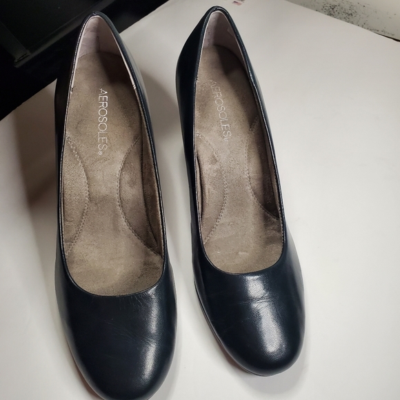 AEROSOLES Shoes - Aerosoles classic Black Leather Heels